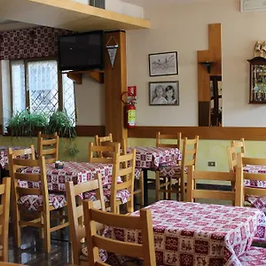 albergo-napoleone.hotelinveneto.com/
